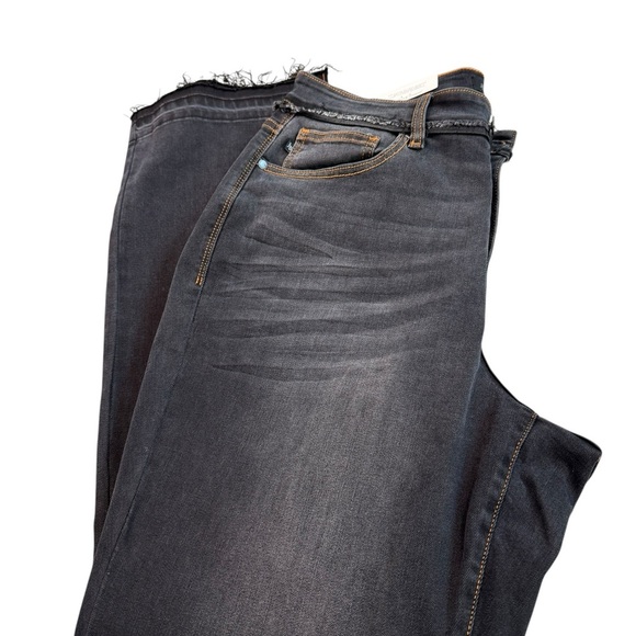 Judy Blue Size 16W Black distressed Slim Boot Cut Frayed Hem Zipper NWT - Picture 8 of 10